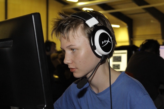 DOTA2国际邀请赛中国战队勇夺亚军 2026赛事回归上海引热议